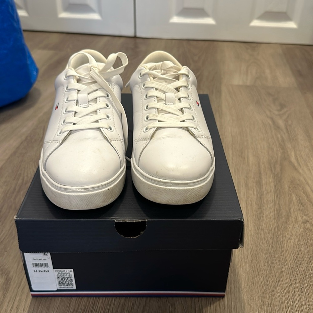 Tommy Hilfiger white sneaker